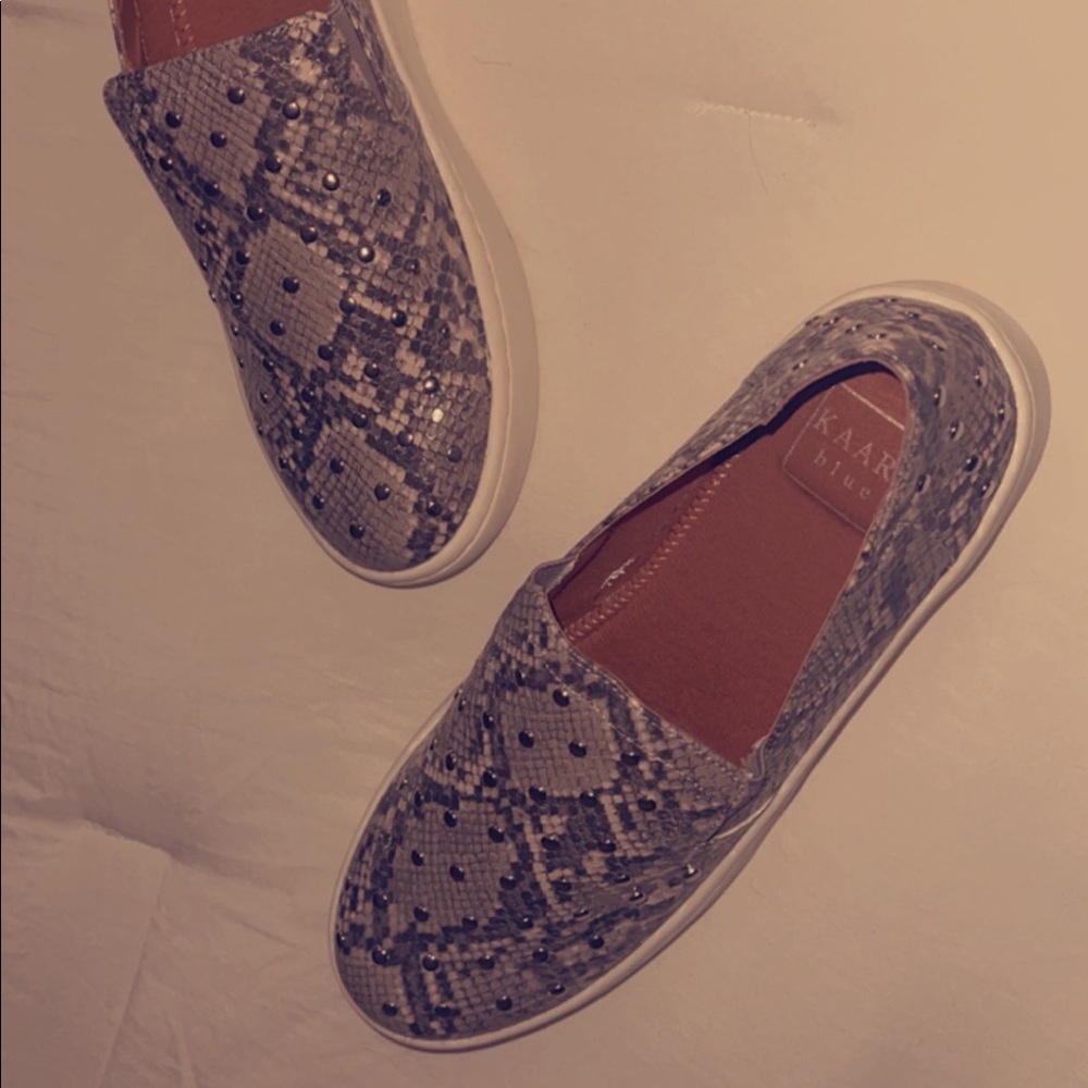 snakeskin kaari blue wedges